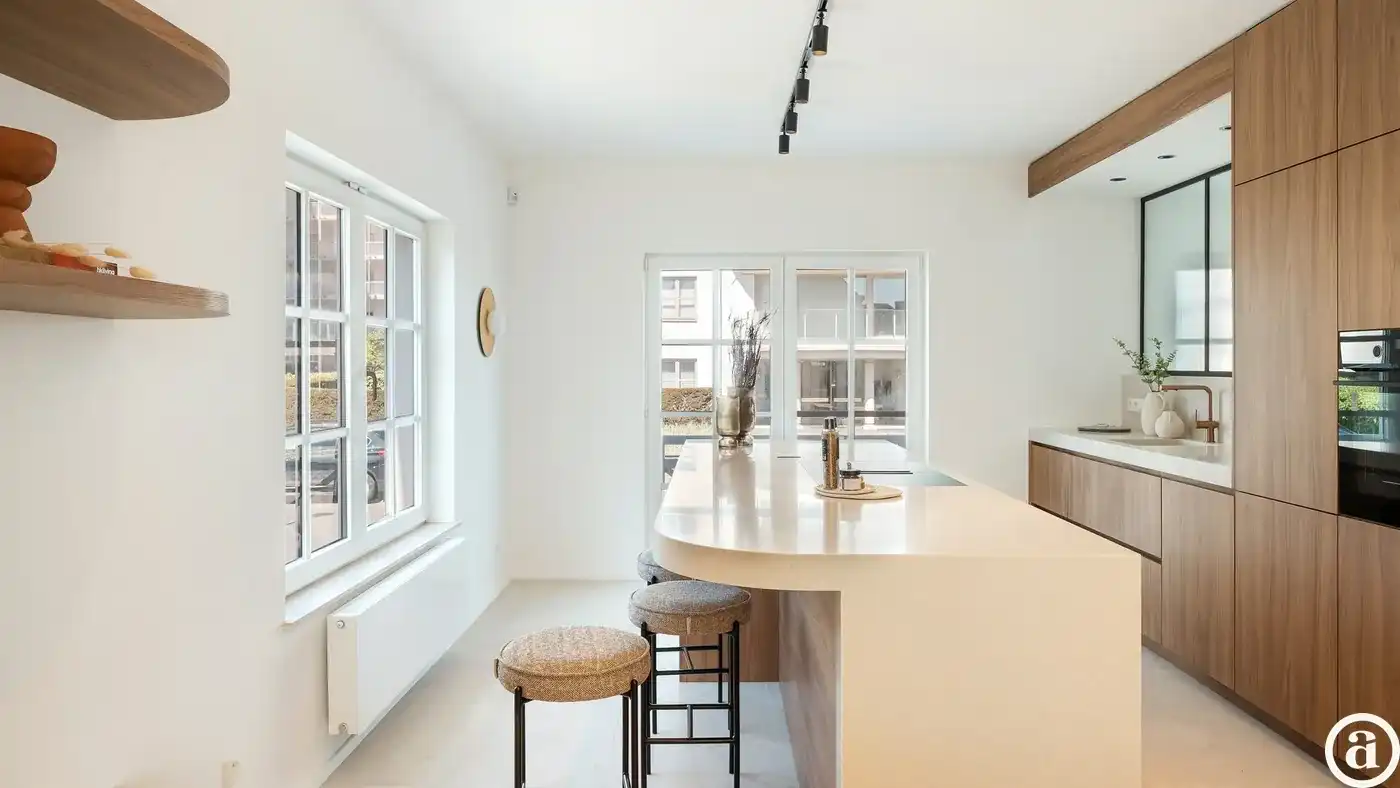 Exclusief gerenoveerde villa op een absolute toplocatie foto 19