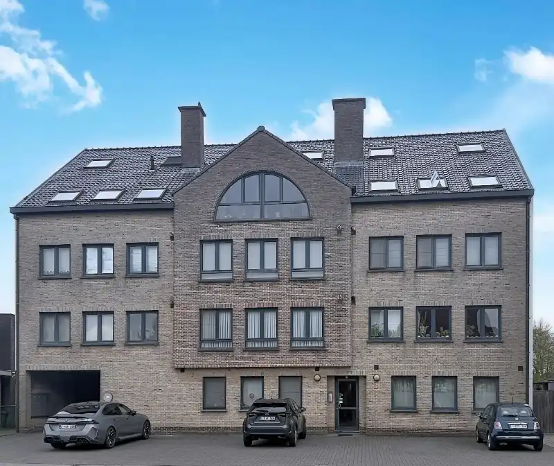 Duplex appartement met 3 slaapkamers en terras foto {{pictureIndex}}