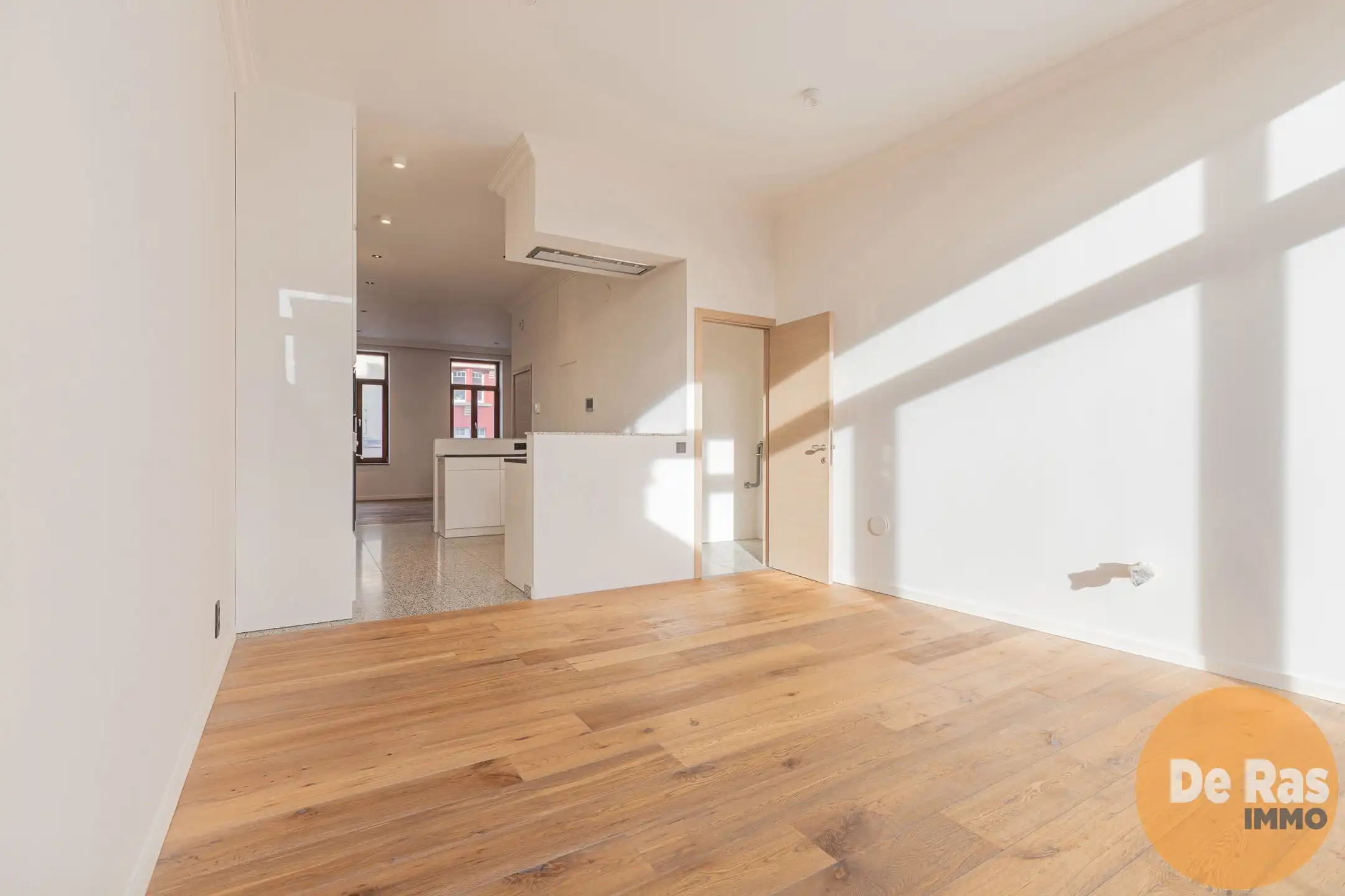 AALST - Kantoorruimte met vernieuwd appartement in centrum foto 15