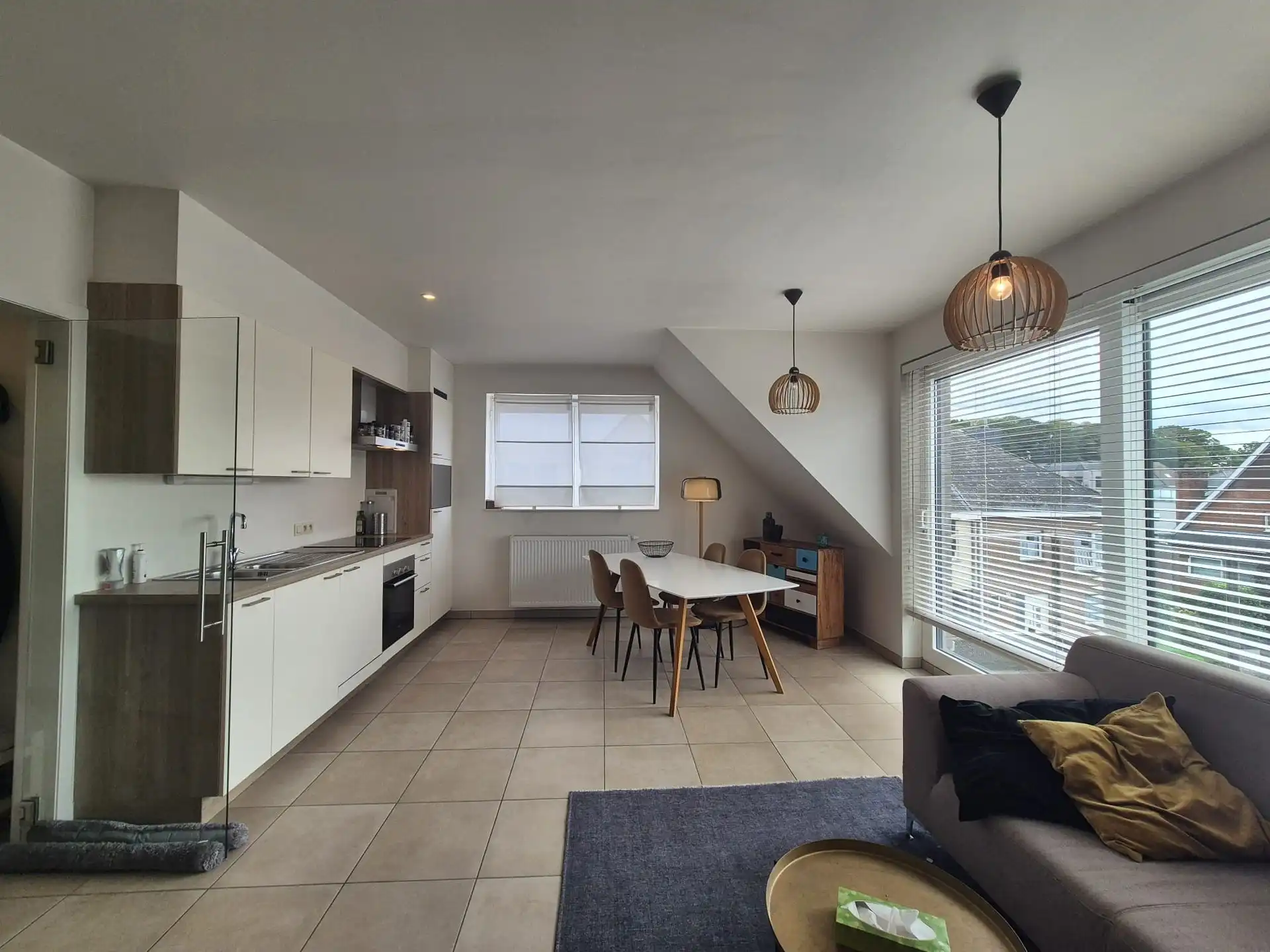 Gunstig gelegen ruim éénslaapkamer appartement met leuk terras. foto 2
