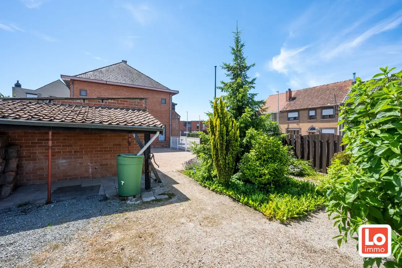 Verder te renoveren halfopen woning en afzonderlijke dubbele garage en stadstuin op een gemakkelijk bereikbare locatie in Hamme! foto 22
