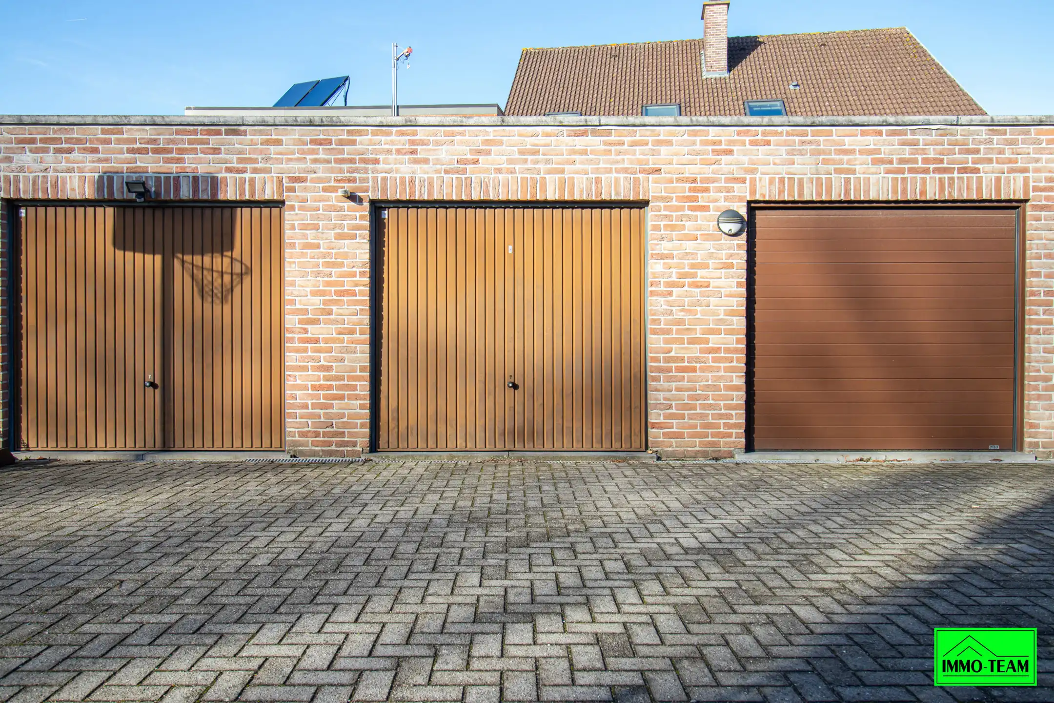 Ruim gelijkvloers appartement met garage foto 17