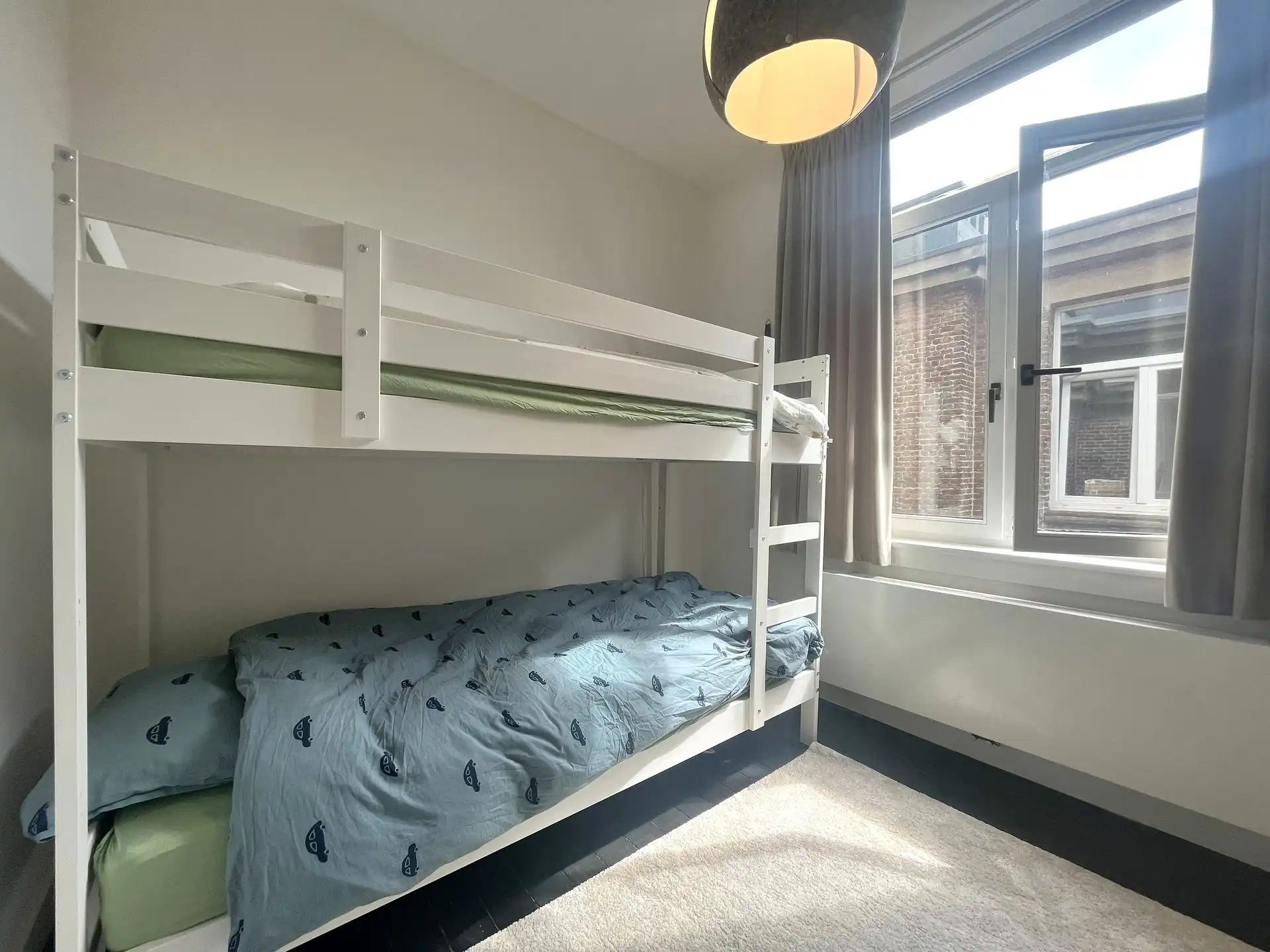 Uniek gemeubeld appartement met 3 slaapkamers! foto 14