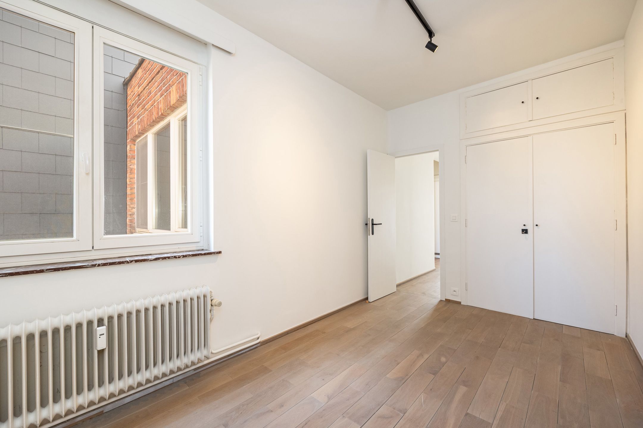 ANTWERPEN - HARMONIE - Vernieuwd twee-slaapkamerappartement  foto 9