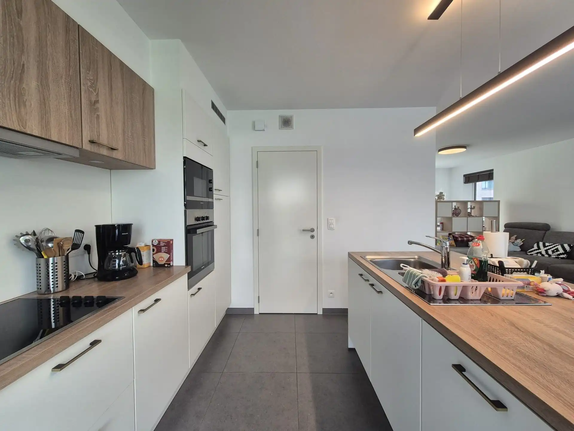 Rustig gelegen nieuwbouw woning met terras en tuin. foto 9