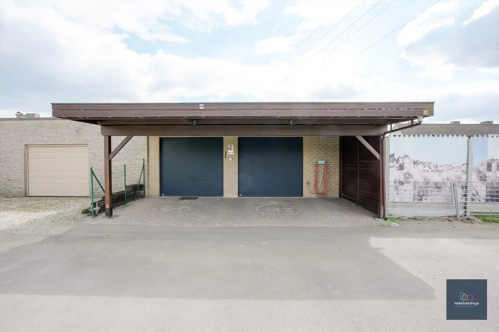 Verzorgde woning in rij met tuin en dubbele garage foto 22