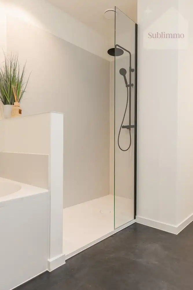 Volledig gerenoveerde karakterwoning met prachtige aangelegde tuin, polyvalente ruimte en 3 slaapkamers foto 12