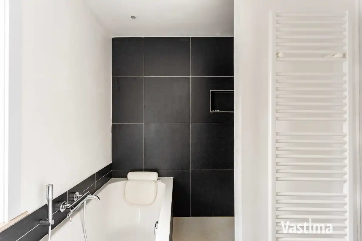 Halfopen woning met prachtige tuin en ruimte om te groeien foto 16