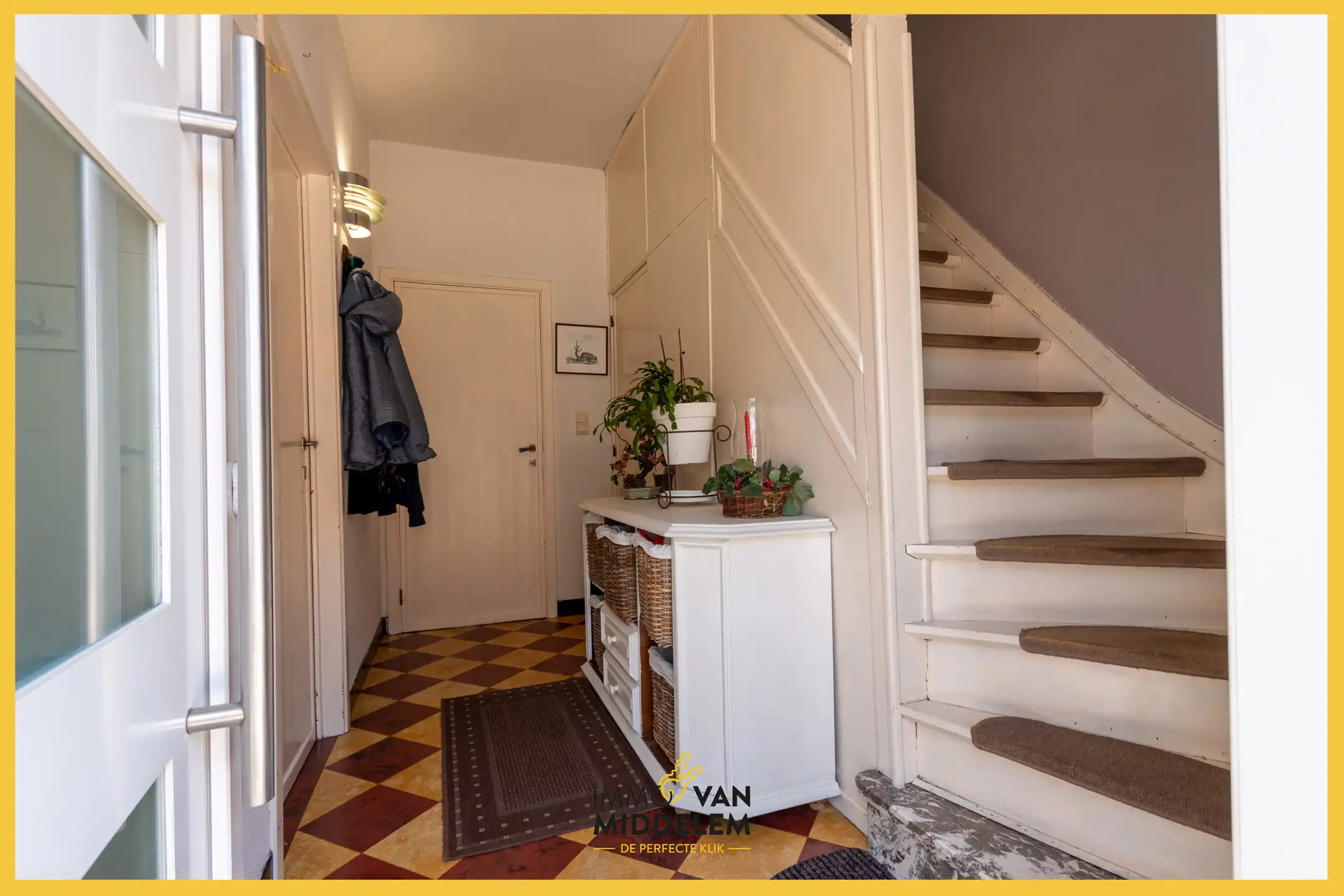 WONING MET 3 KAMERS EN INRICHTBARE ZOLDER foto 2