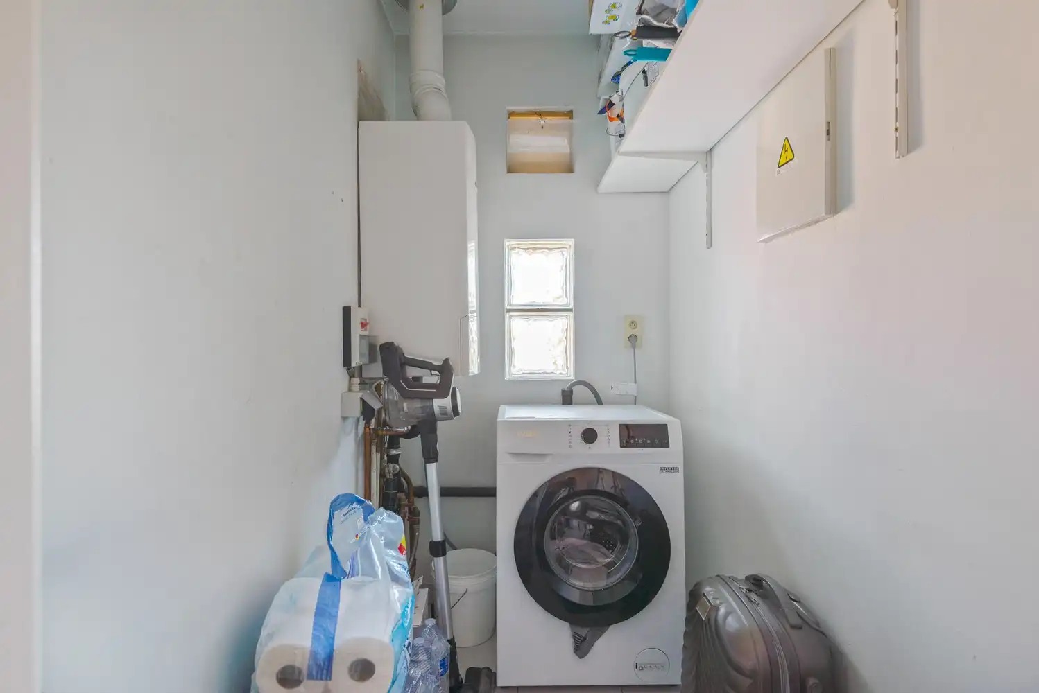 Instapklaar 2-slaapkamer appartement met royale garagebox en autostaanplaats! foto 15