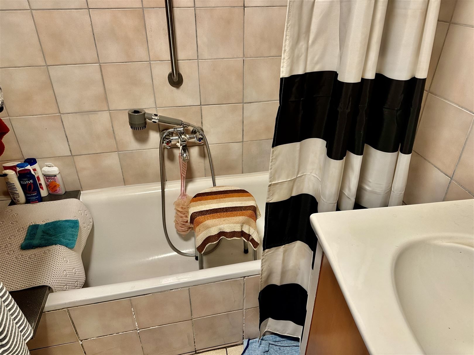 Te renoveren rijwoning te Eine. foto 8