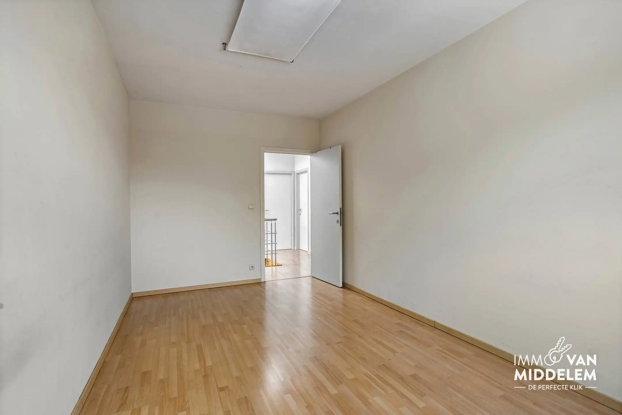 DUPLEXAPPARTEMENT MET 3 SLAAPKAMERS, GARAGE EN BERGING foto 11