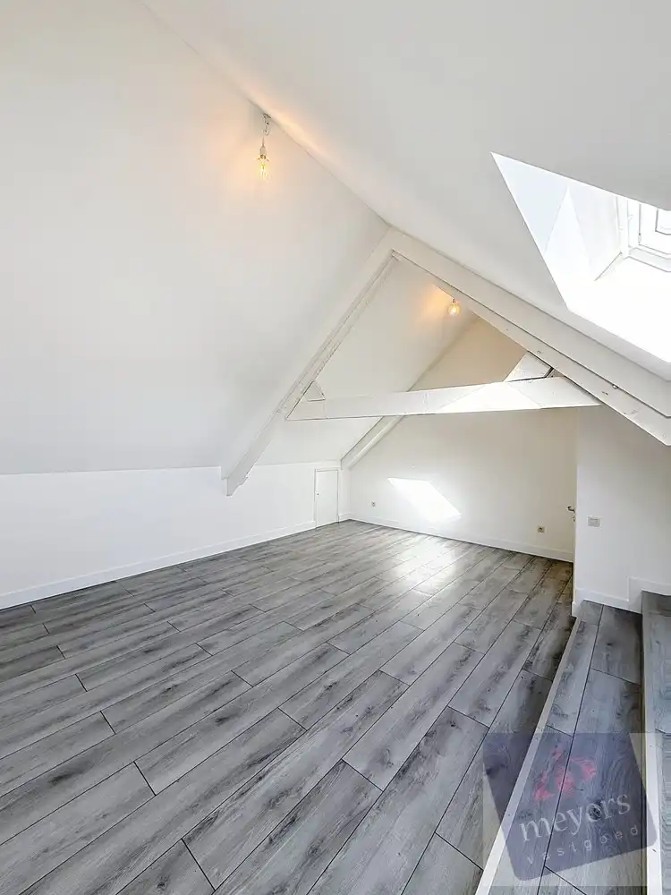 Stijlvolle halfopen bebouwing met tuin op centrale ligging in Hasselt foto 26