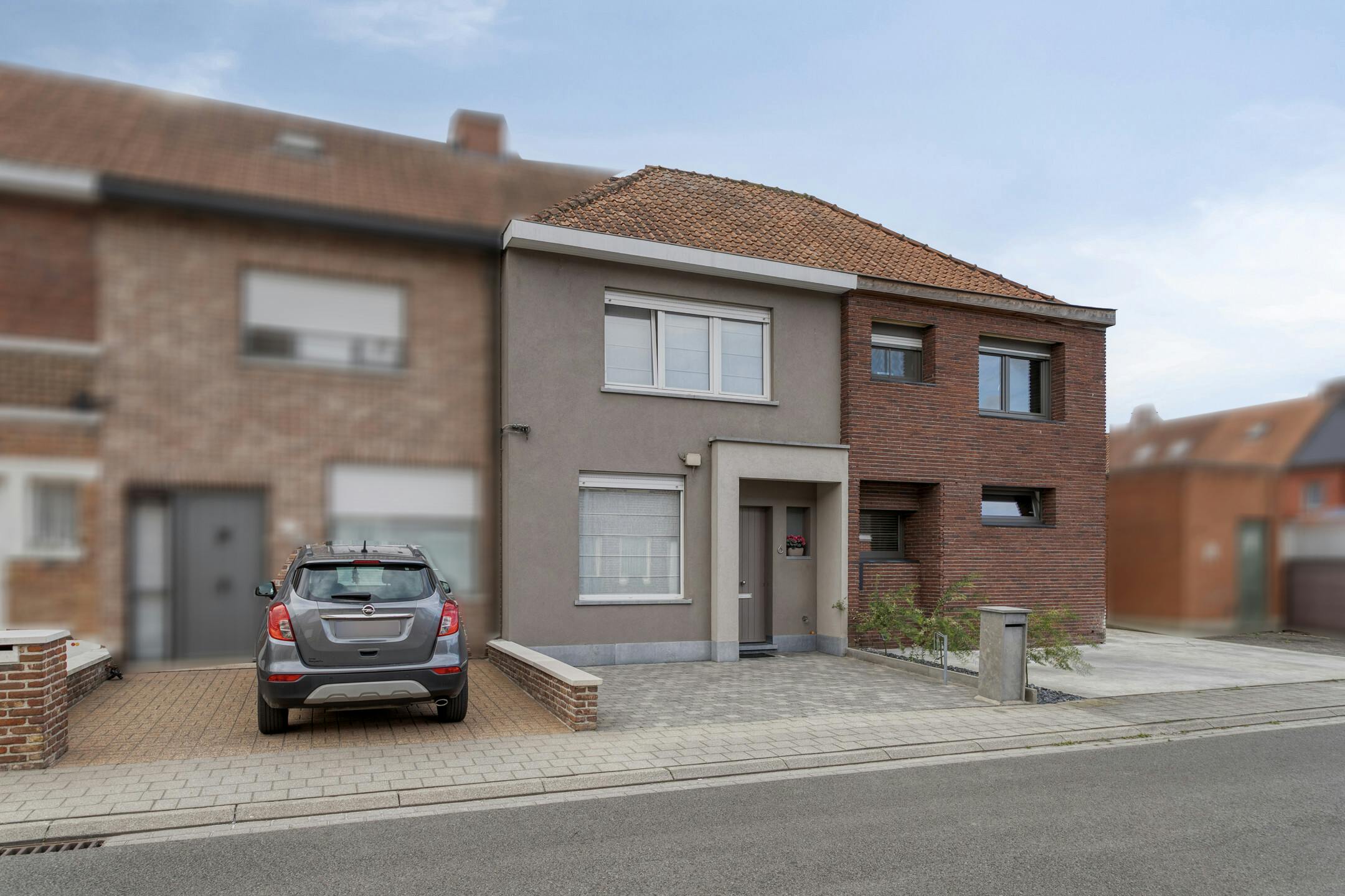 Instapklare gezinswoning met gezellige tuin in Roeselare foto 3
