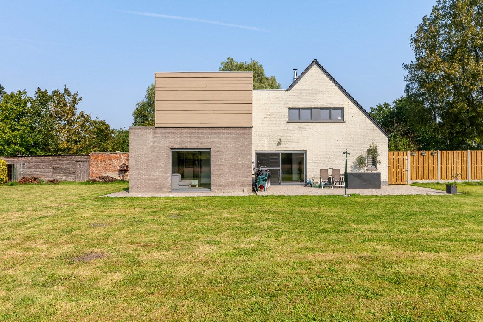 Ruime gerenoveerde woning met 5 slaapkamers in een doodlopende straat foto 5