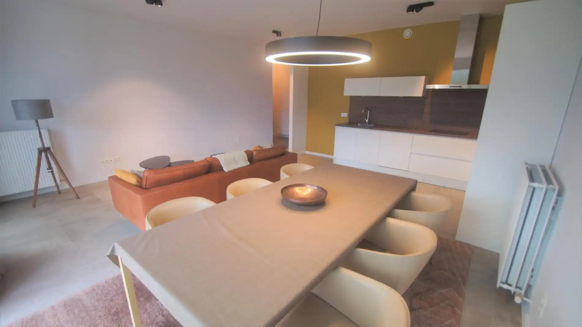 Luxueus en ruim nieuwbouwapp. met 2 slpks, terras en autostaanplaats foto 4