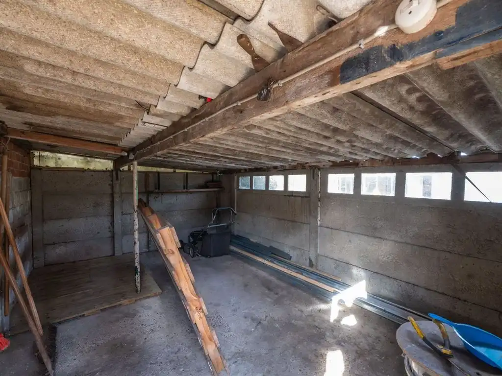 Verzorgde vrijstaande woning, grotendeels gerenoveerd foto 9