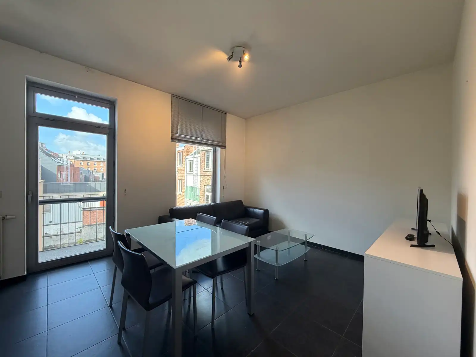 Gemeubeld appartement met terras en 1 slaapkamer te Leuven foto 2