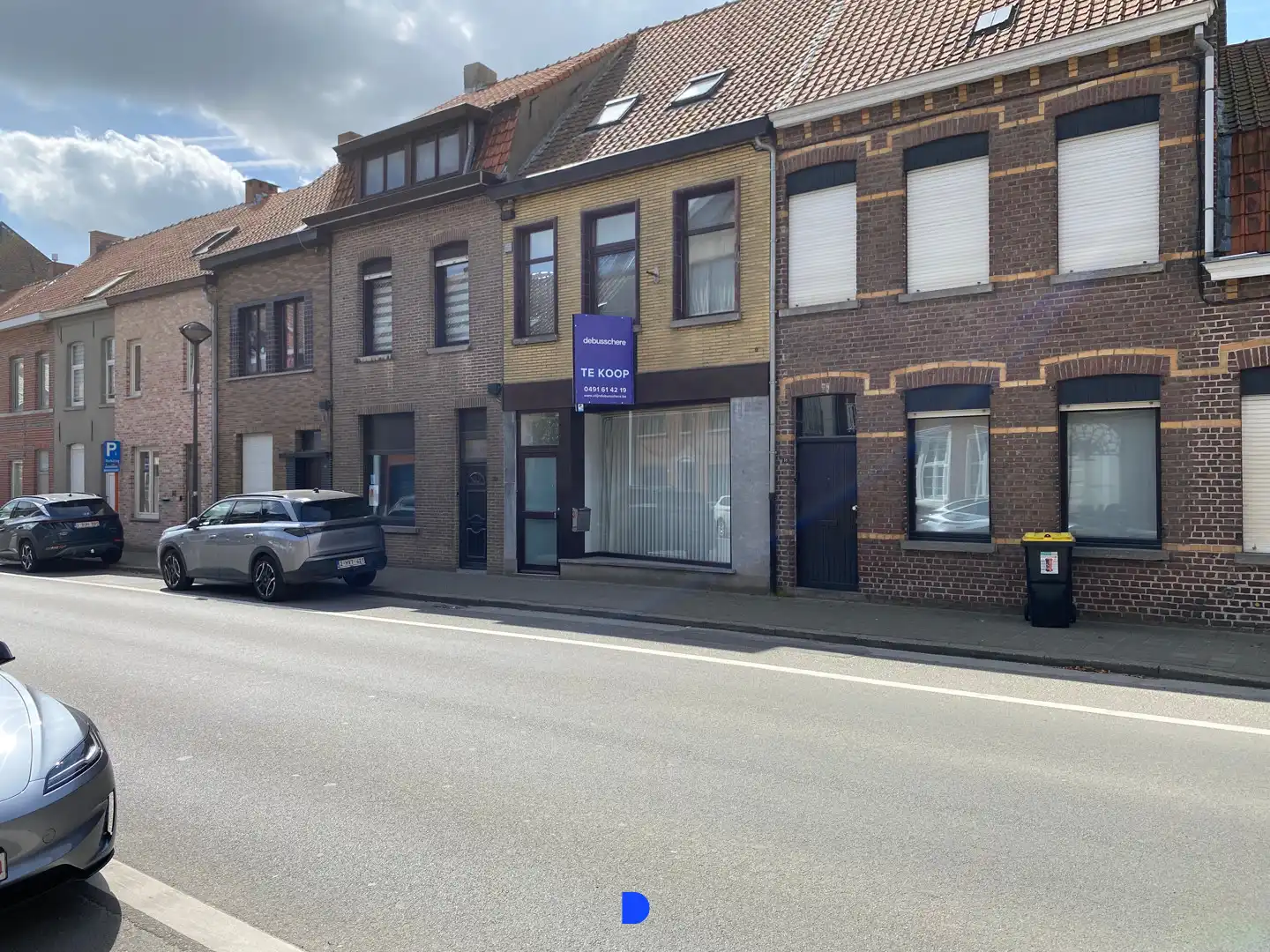 Ruime rijwoning met praktijkmogelijkheden & 2 garages in het centrum van Tielt! foto {{pictureIndex}}