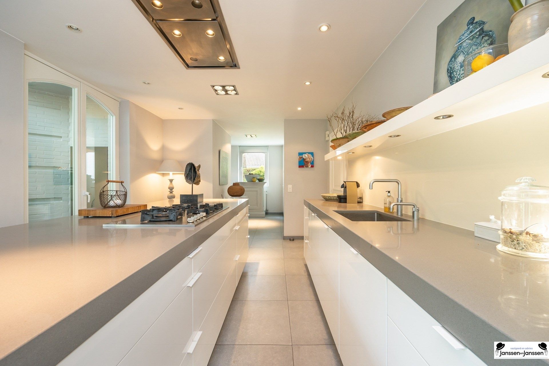 Tijdloze elegantie met moderne luxe foto 13