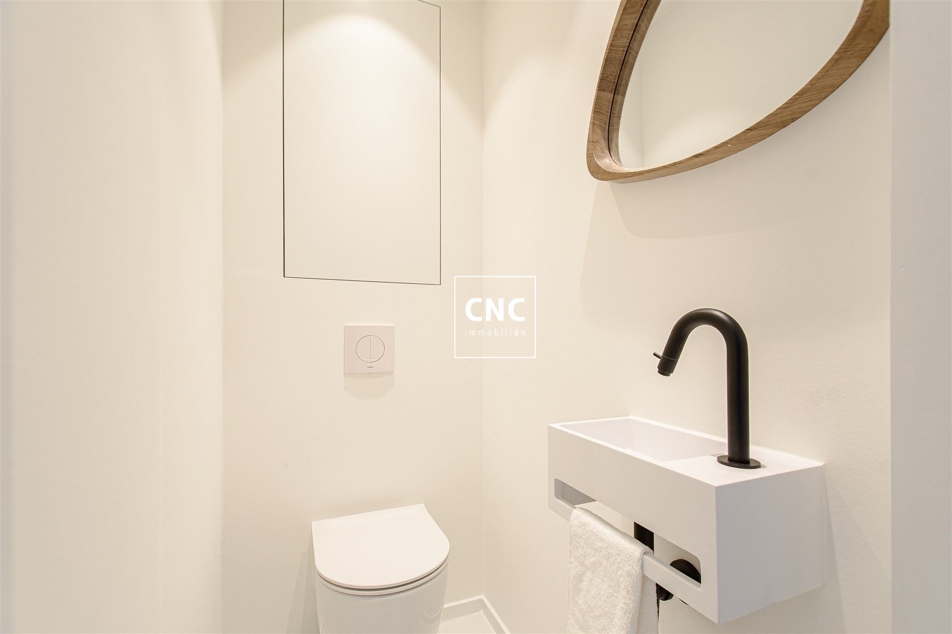 Stijlvol gerenoveerde duplex op toplocatie in Knokke

 foto 24