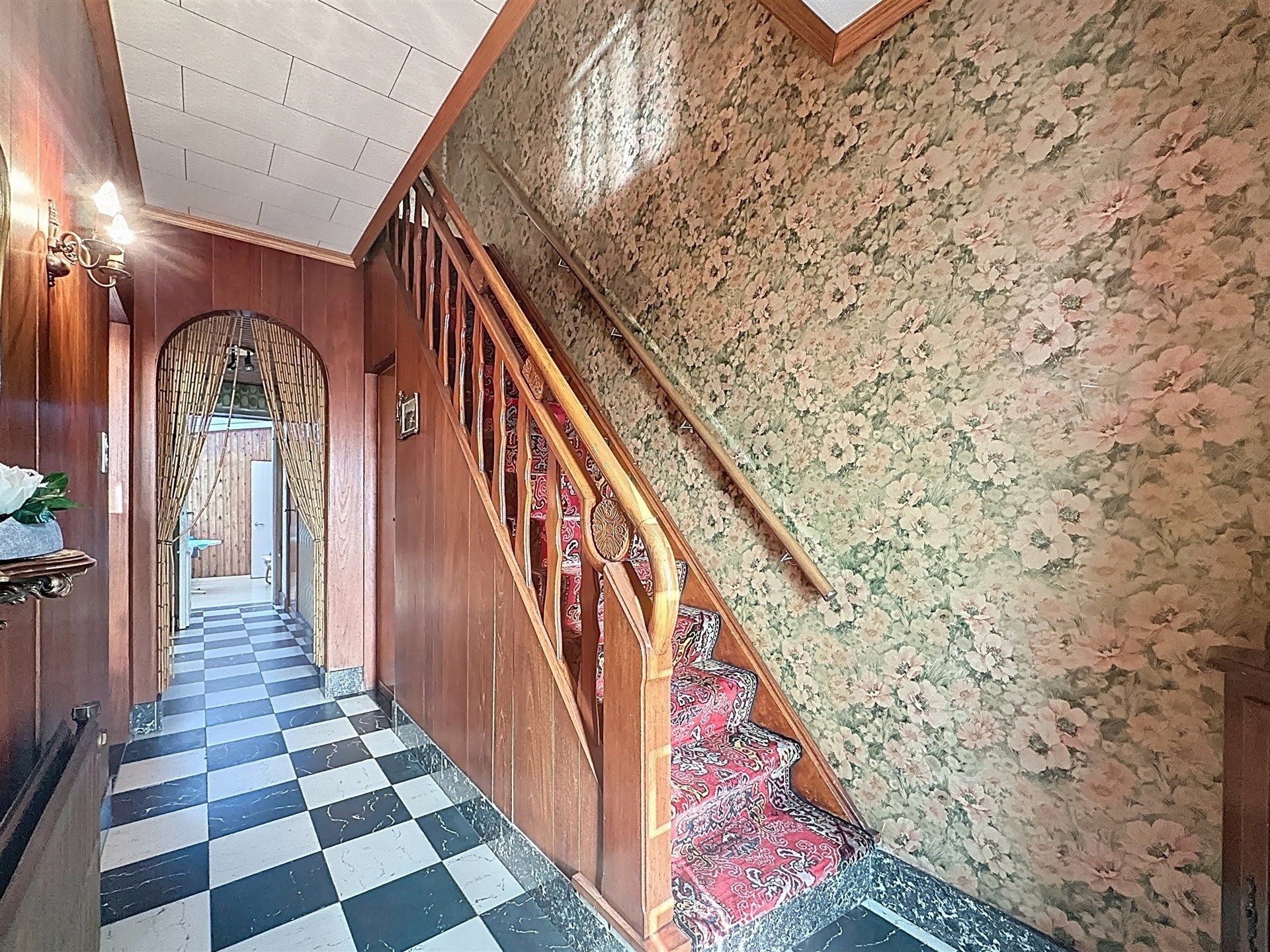 Halfopen bebouwing met 3 slaapkamers, ruime garage en leuke tuin op toplocatie! foto 9