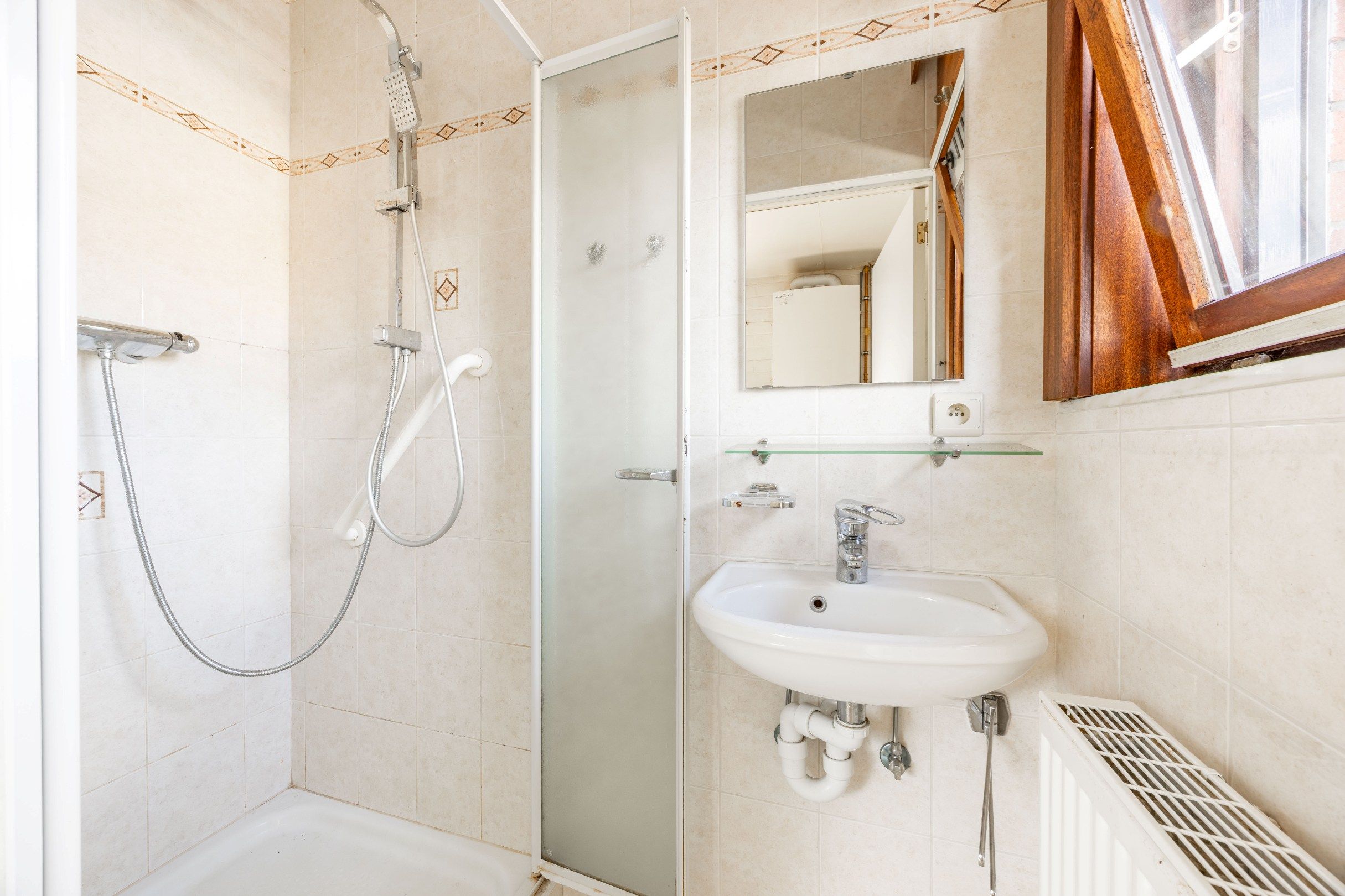 TRAPLOZE WONING MET ZONNIGE TUIN foto 11