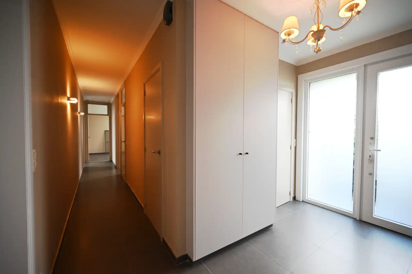 Prachtige vrijstaande bungalow met 3 slaapkamers en ruime tuin! foto 6