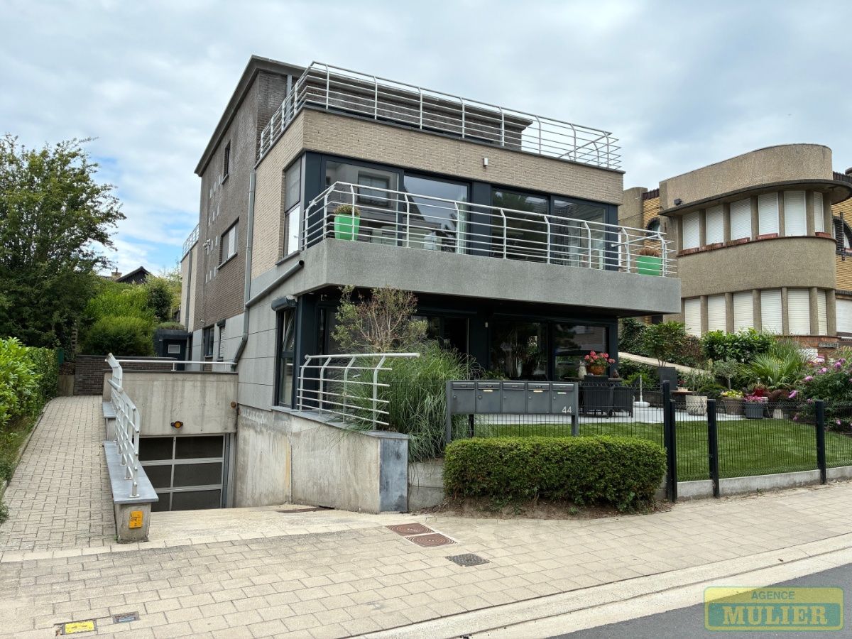 Garage te koop foto {{pictureIndex}}