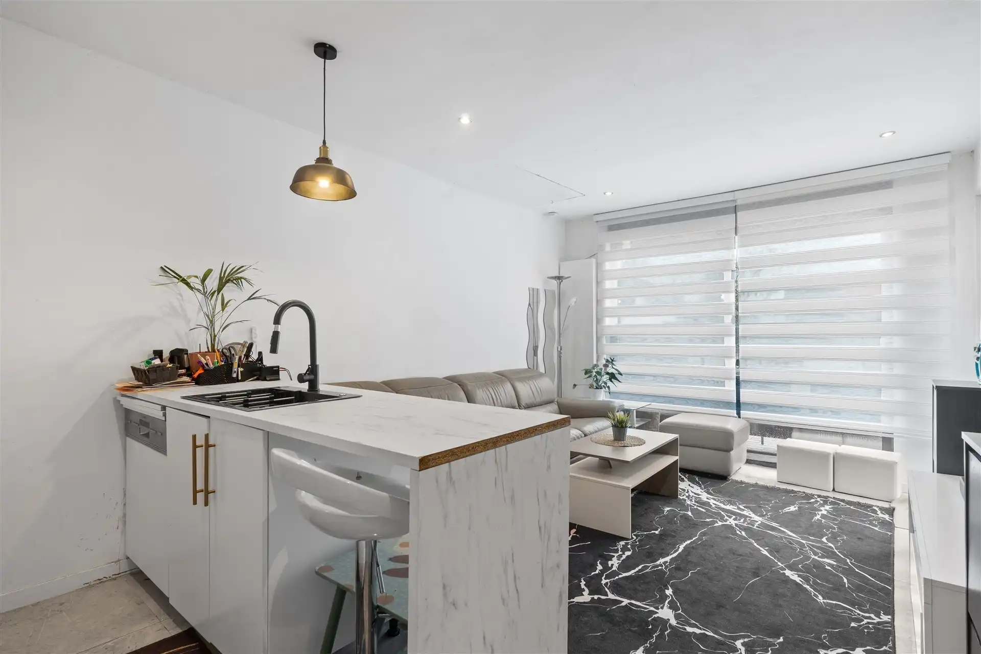 Instapklare, halfopen bebouwing, met 6 slaapkamers, op 329m² grond te Overmere.  foto 16