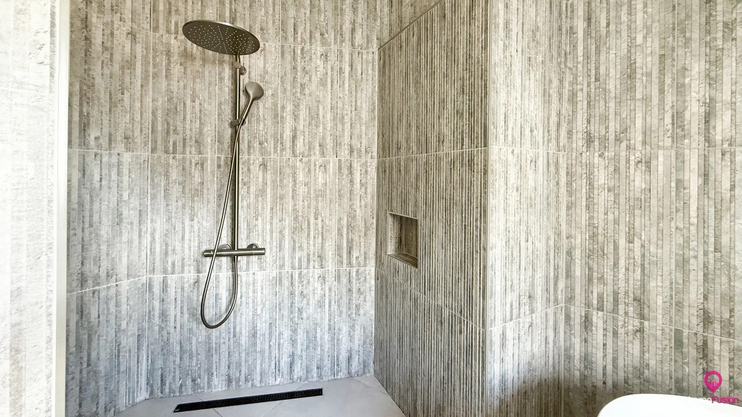 Ruime gezinswoning met 4 slpk, zonnepanelen en grote tuin! foto 29