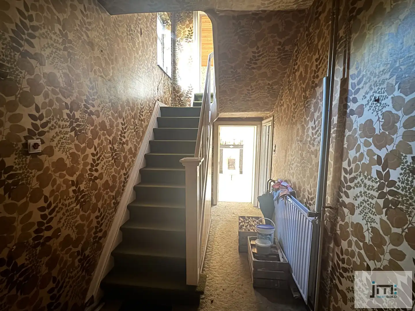 Woning op een groot perceel foto 6