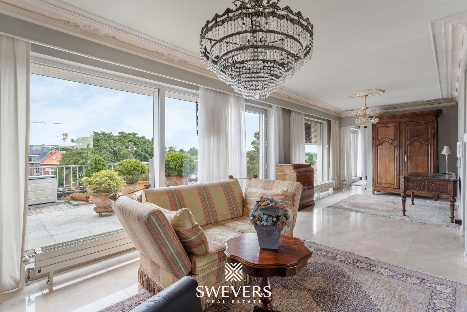 Riant penthouse met potentieel (137m²) en ruime terrassen (120m²) in centrum Sint-Truiden foto 4