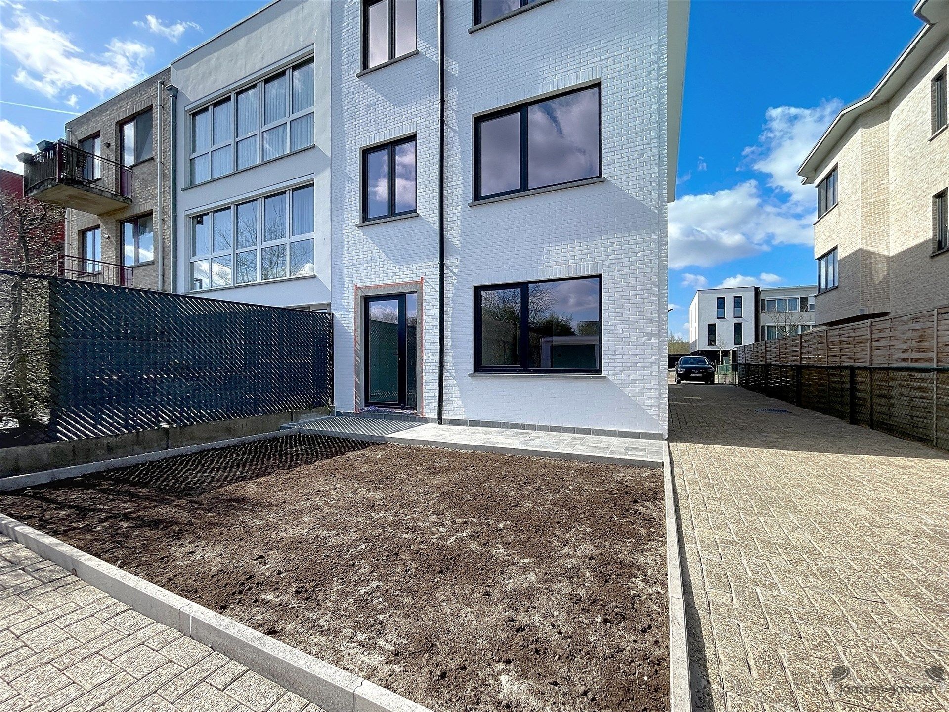 Gelijkvloers appartement met 2 slaapkamers, terras en tuin foto 10