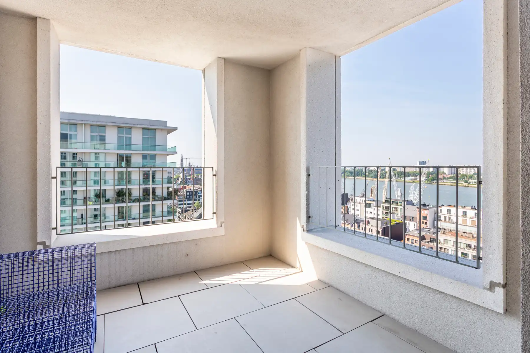 Lichtrijk appartement met unieke zichten over het Eilandje foto 6