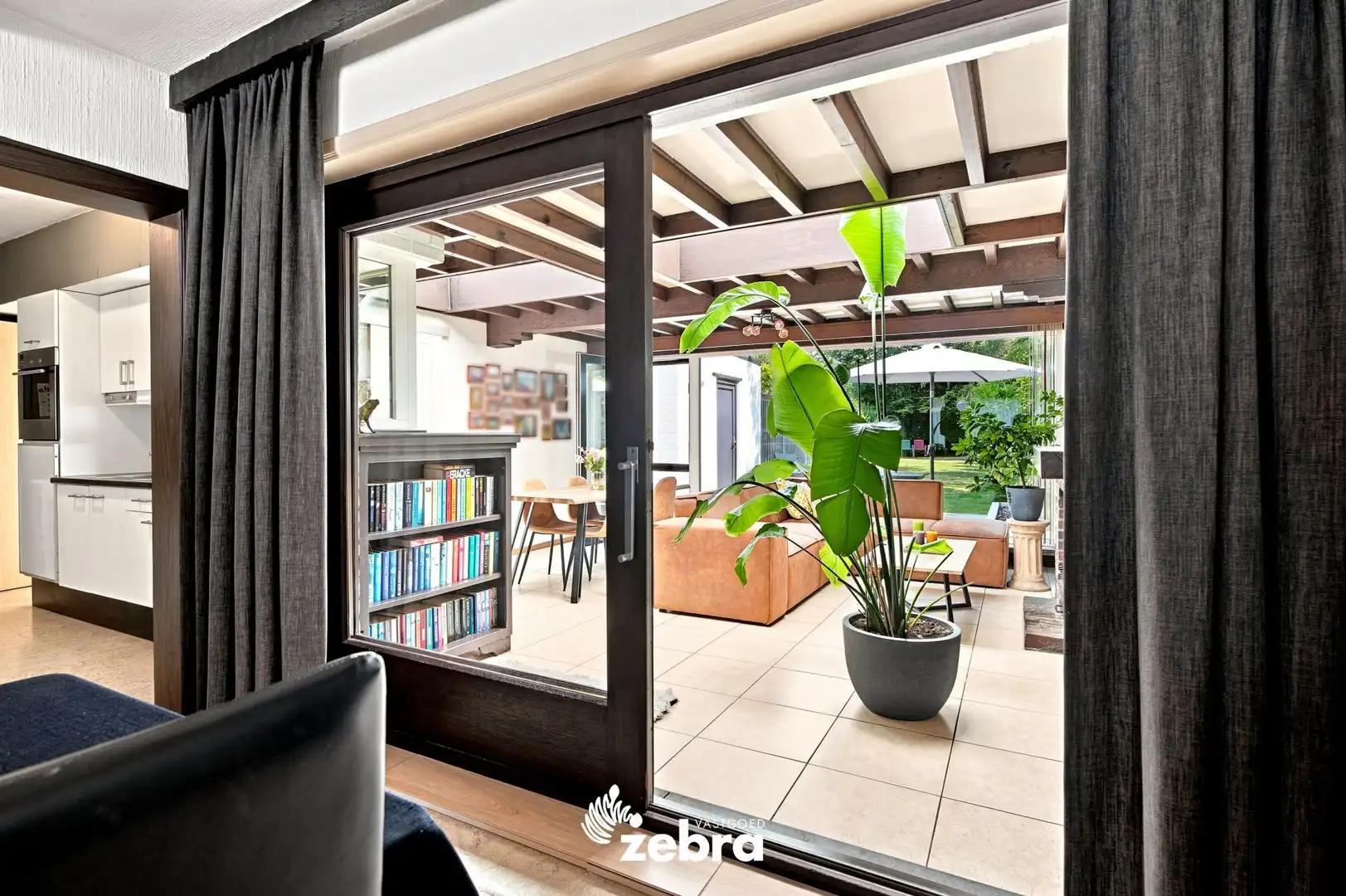 Stevige woning met fantastische tuin in Roeselare! foto 6