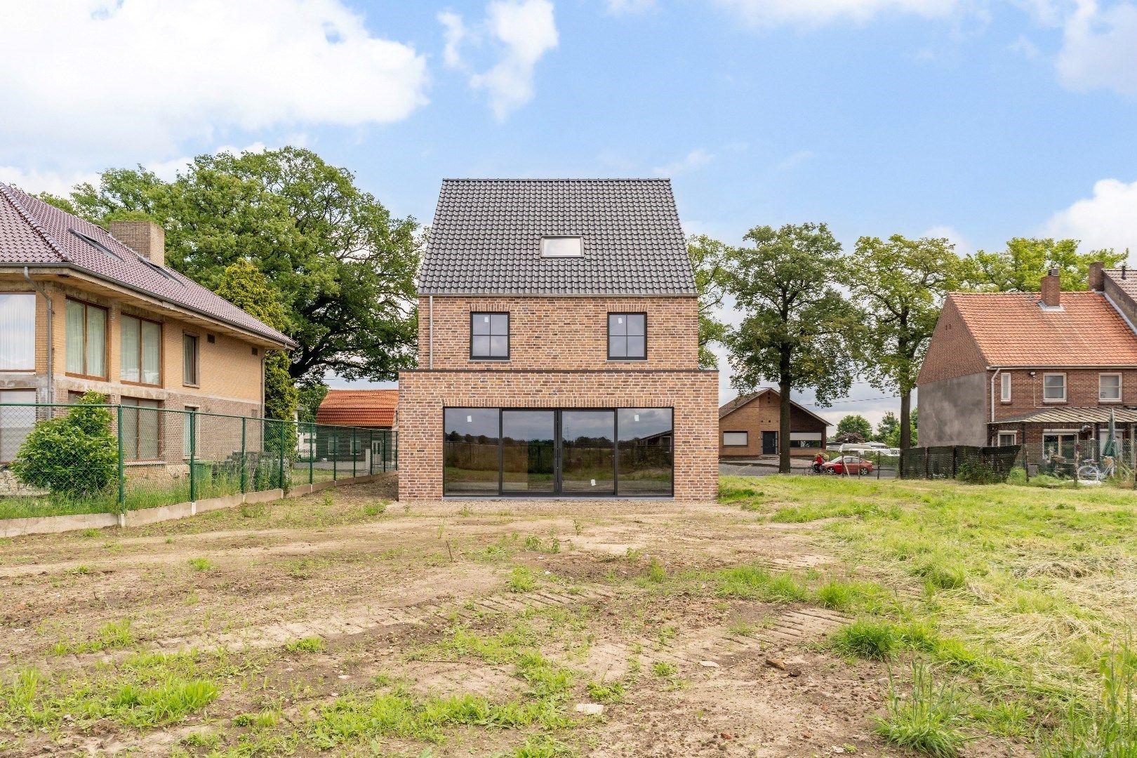Creëer Uw EIGEN Woonavontuur: 'Casco' pastorijwoning in halfopen bebouwing op een perceel van 10a77ca! foto 11