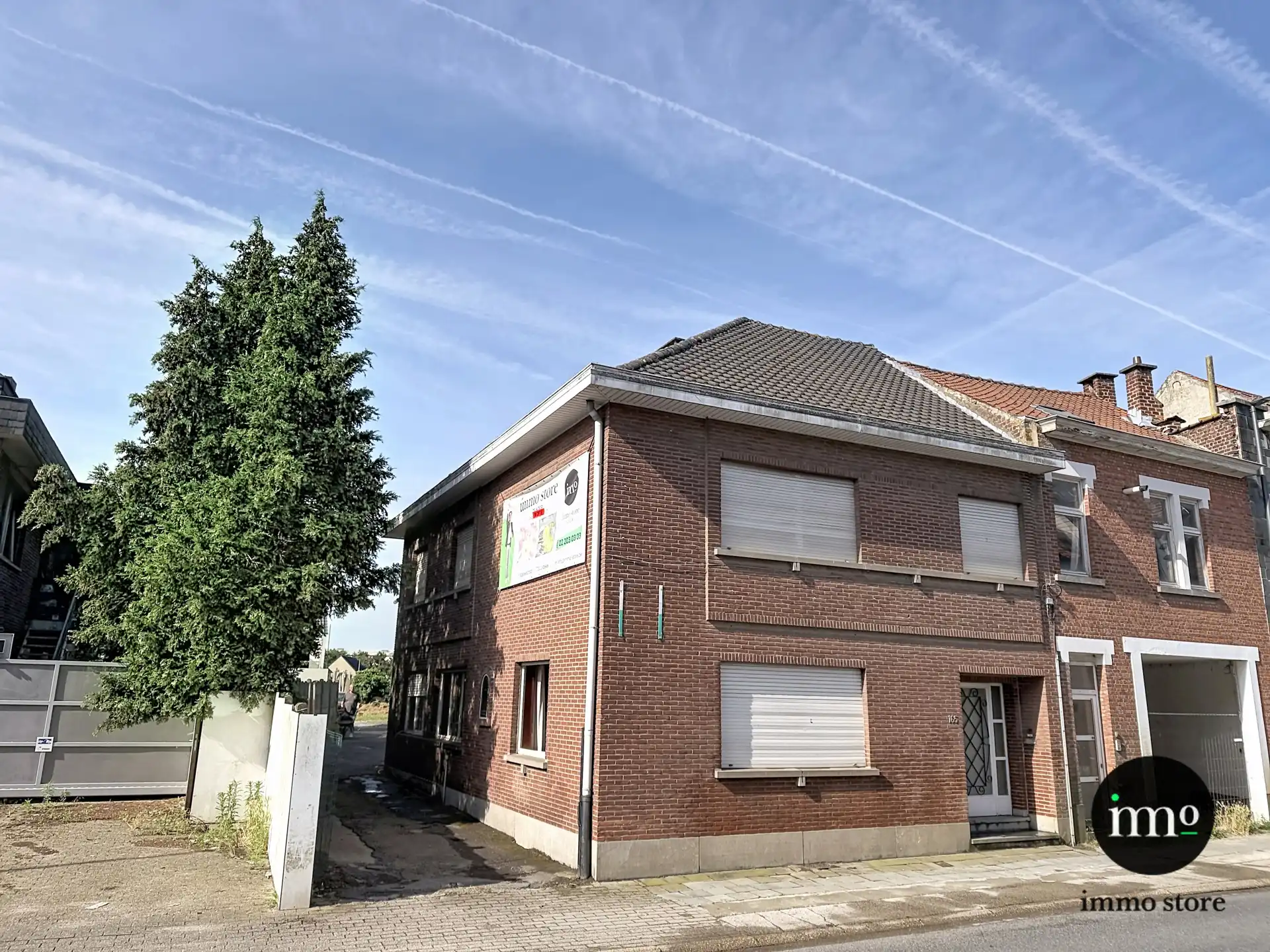 UNIEKE DRIEGEVELWONING MET LOODS VAN 160 M² IN HET CENTRUM VAN GROOT-BIJGAARDEN! foto 4