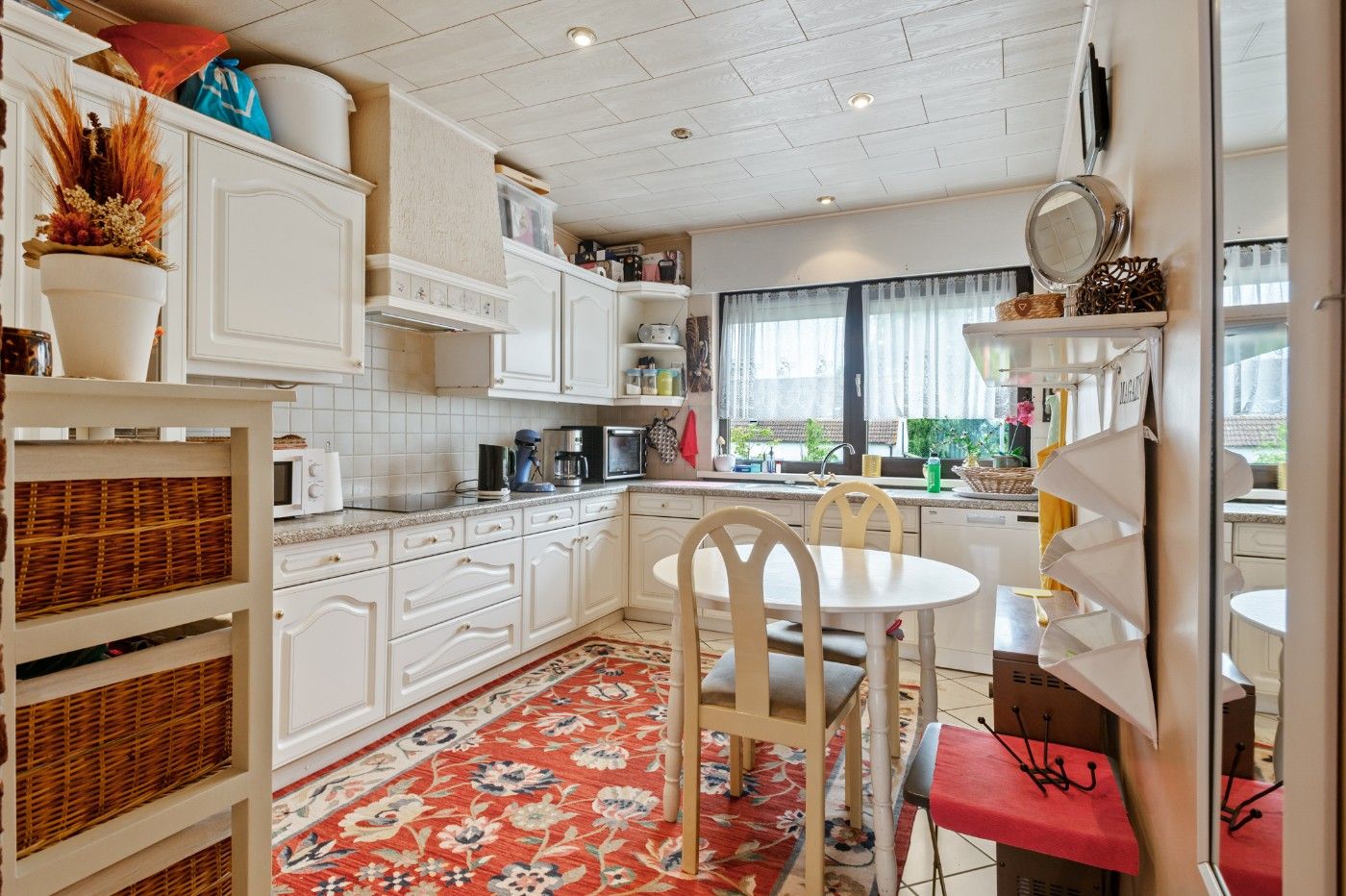 Te renoveren bel-etagewoning met 3 slpk., inpandige garage en tuin foto 11