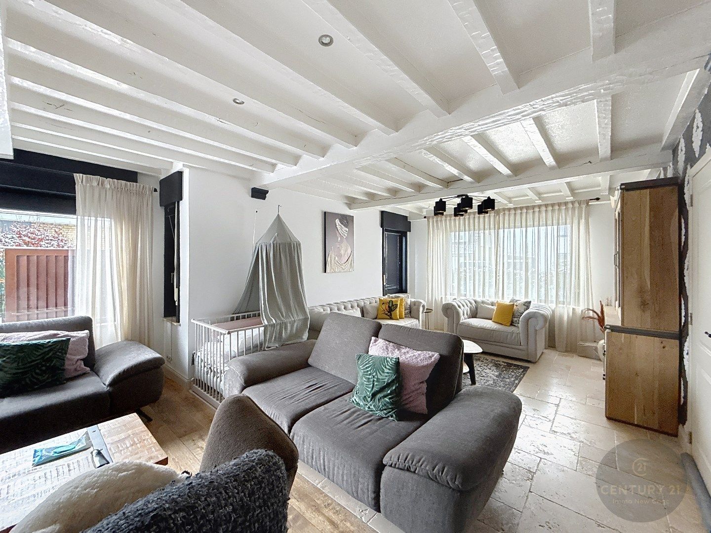 RUIME WONING met LOODS en WERKPLAATS foto 3