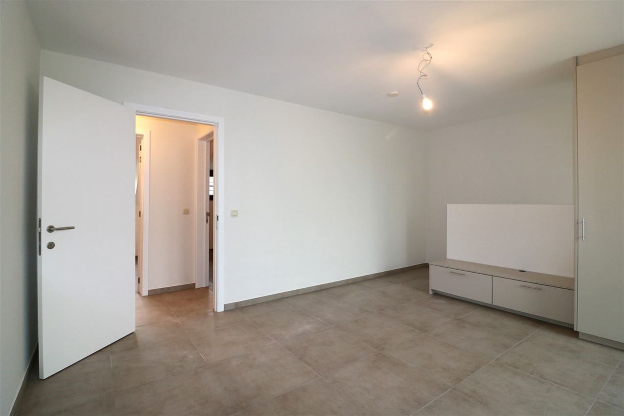 Unieke duplex met twee slpk, terras, autostaanplaats, label A foto 15