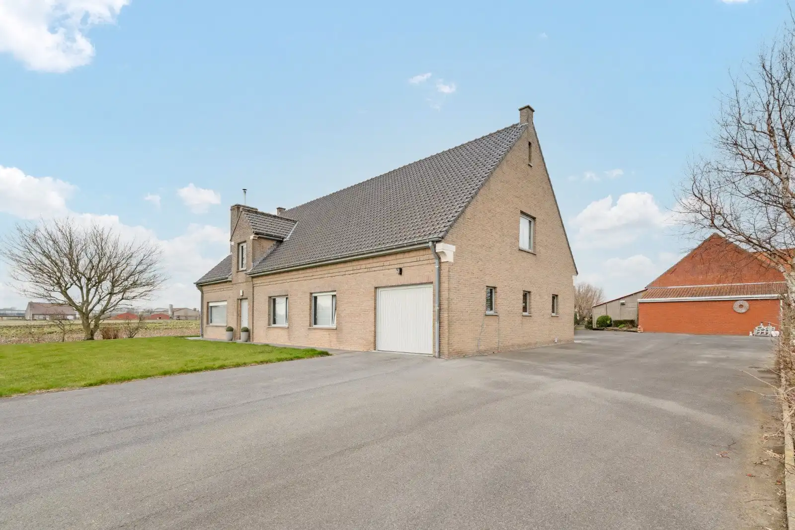 Ruime gezinswoning met tuin te huur in Westrozebeke  foto 2
