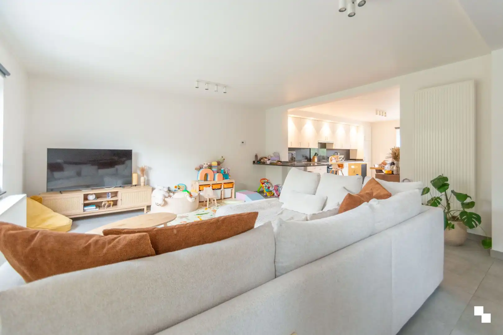 Ruime instapklare duplex met terras in hartje Merelbeke foto 2
