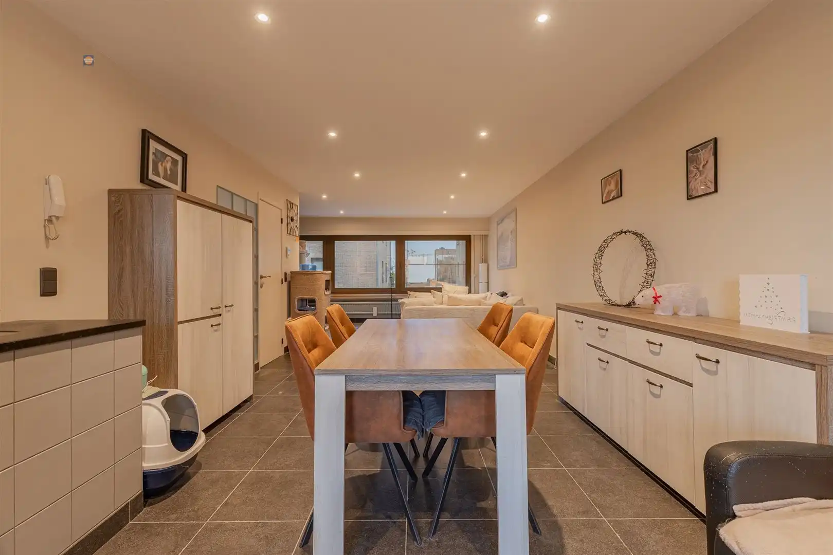 Ruime bel-etage met 3 slaapkamers, grote garage en gezellige tuin foto 5