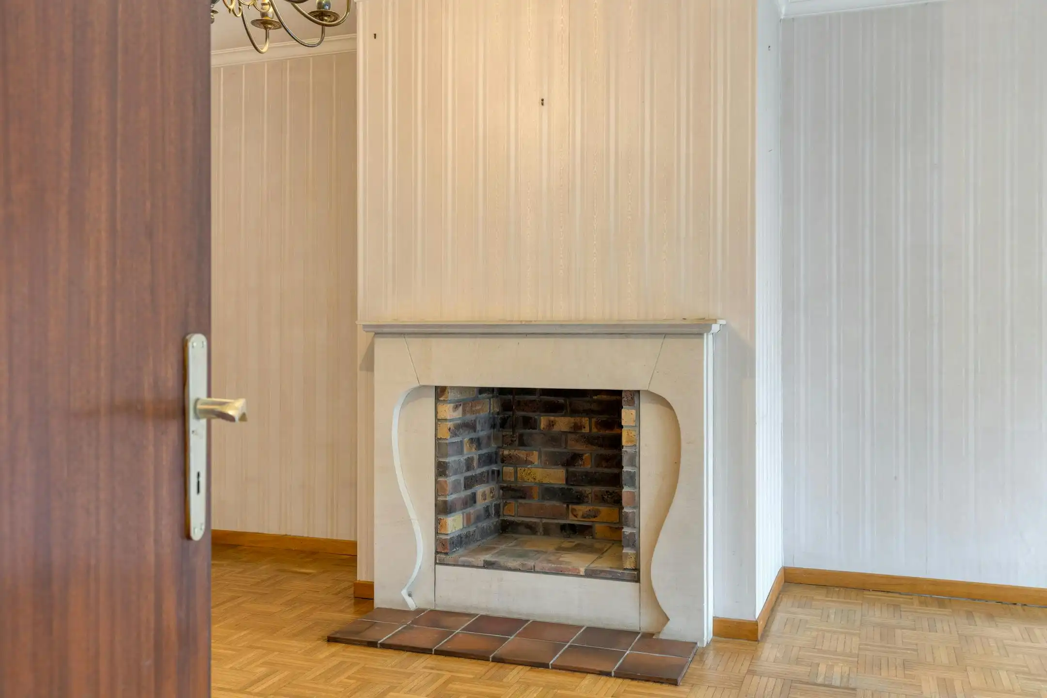 Appartement te koop met 3 slaapkamers op de Veemarkt in Ieper  foto 8