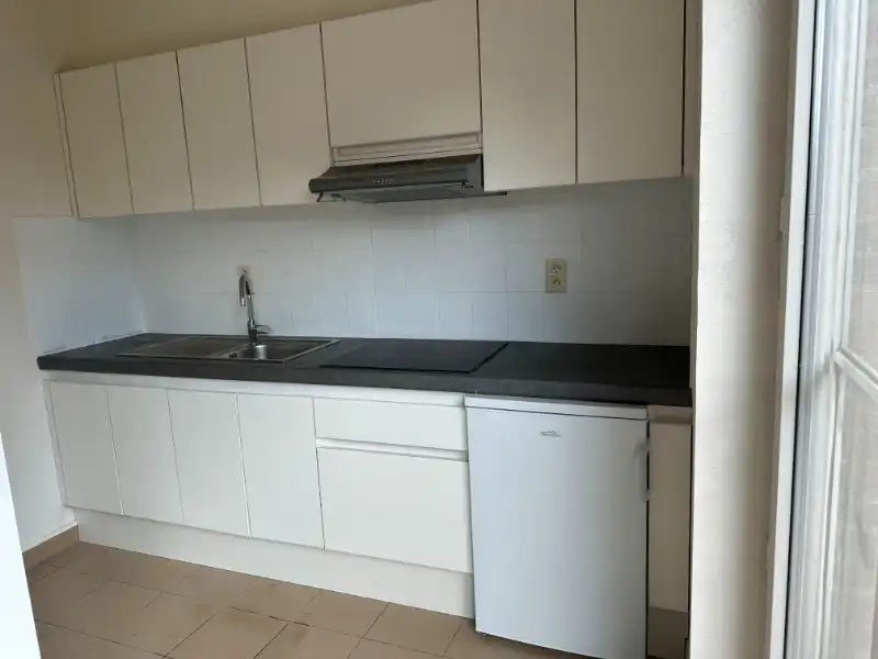 --- NIEUW --- Volledig gerenoveerd 1-slaapkamer appartement met autostaanplaats. foto 8