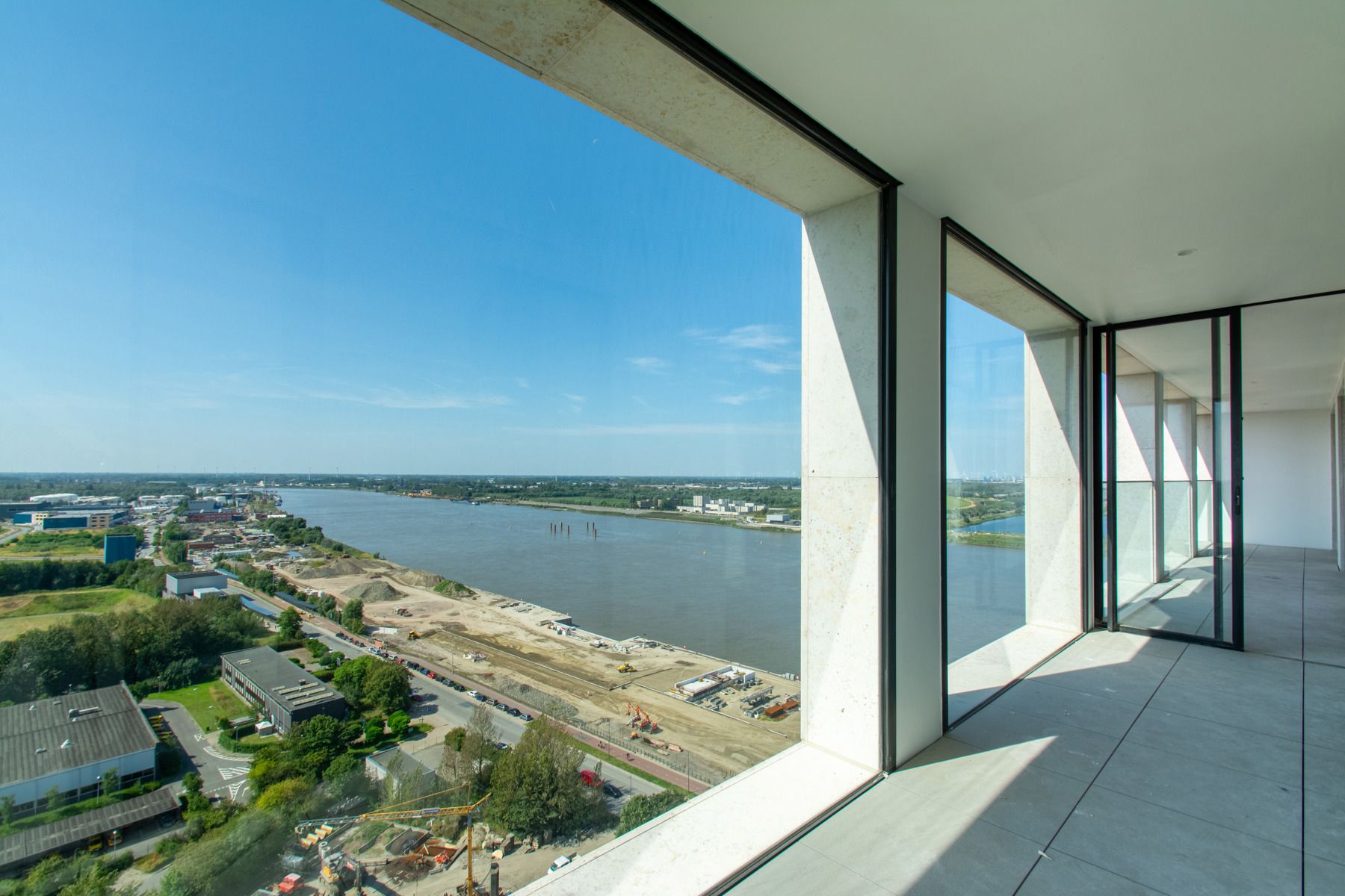 2-slpk app. met terras en zicht op Schelde foto {{pictureIndex}}
