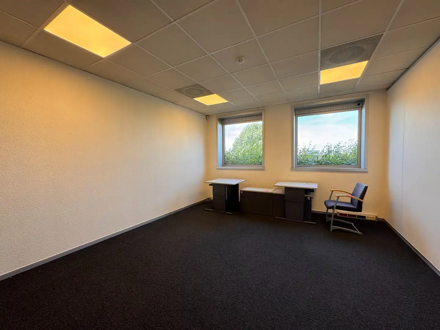 Instapklare kantoorruimte van 705 m² in Ieper foto 21