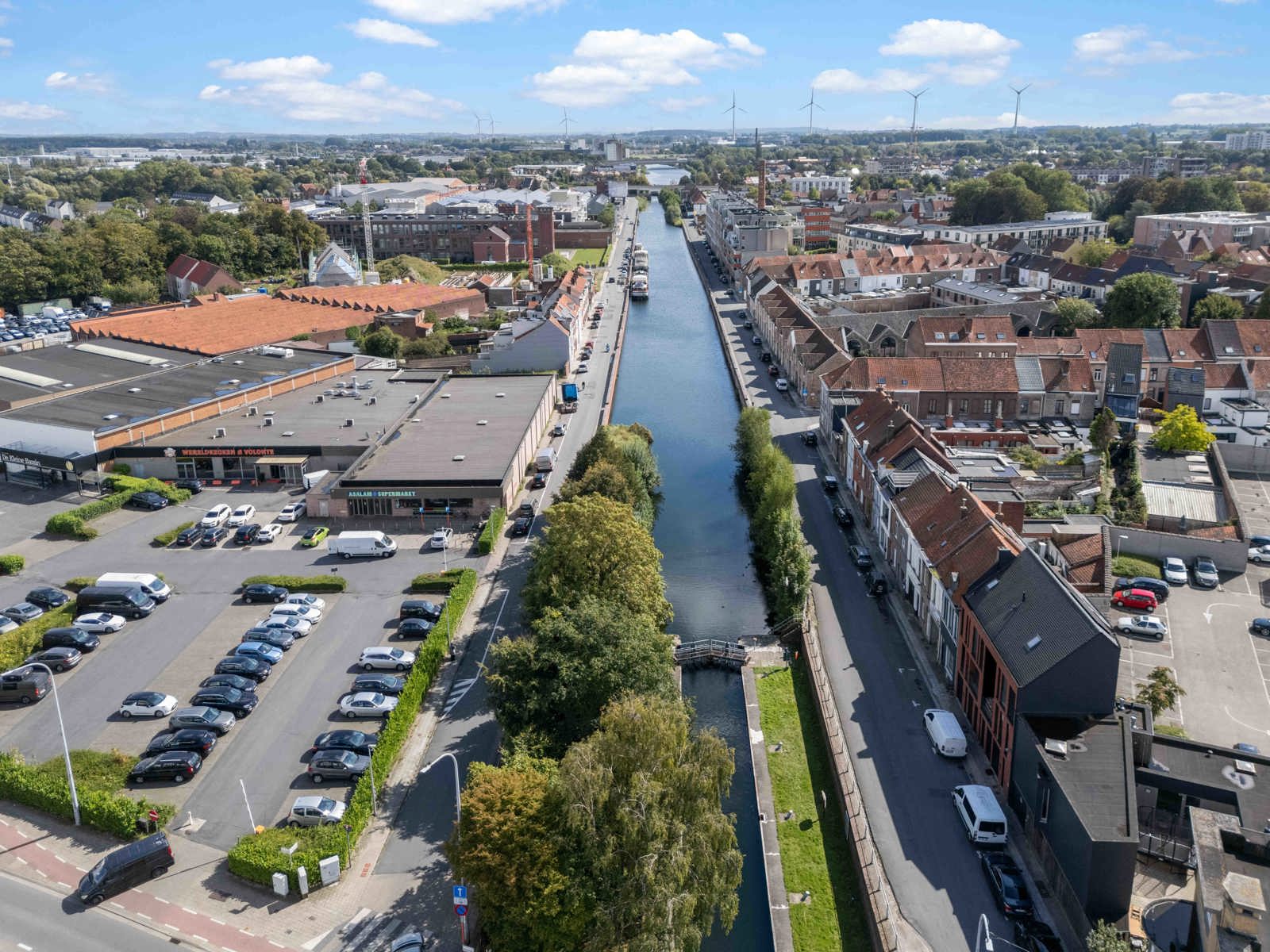 Prachtige eigendom in loft stijl met BUITENZWEMBAD! foto 47