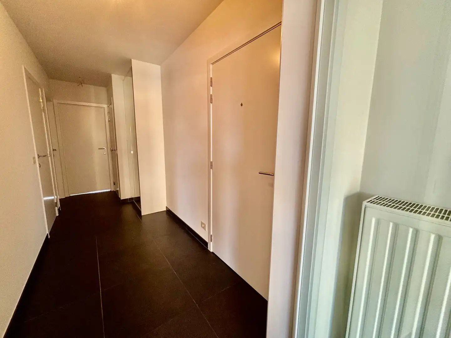 Centraal gelegen appartement met 2 terrassen en dubbele garage foto 9